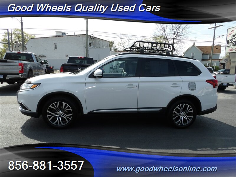 Vehicle image 8 of 33