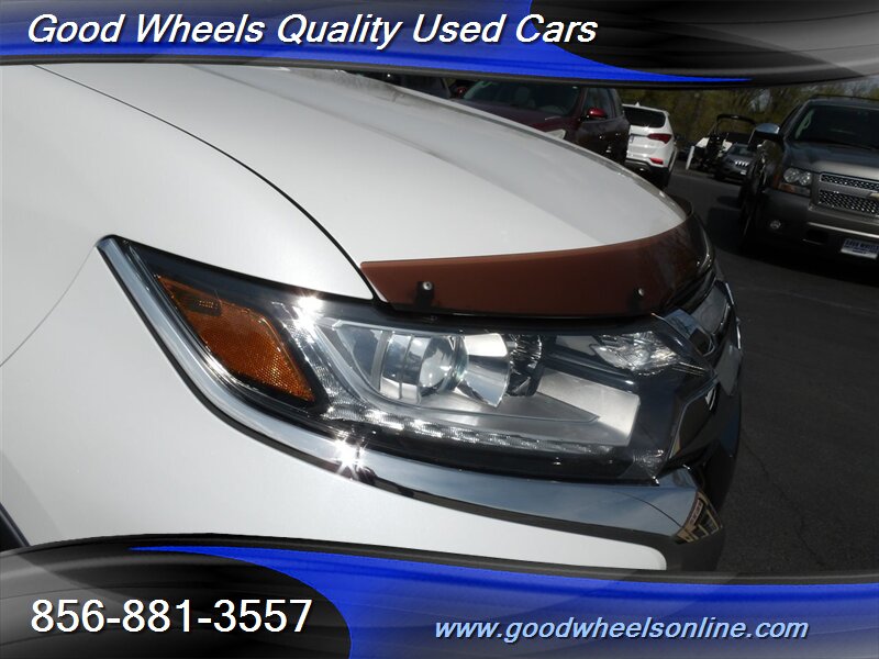 Vehicle image 11 of 33