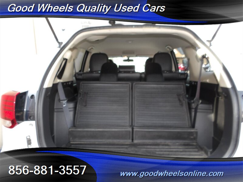 Vehicle image 31 of 33