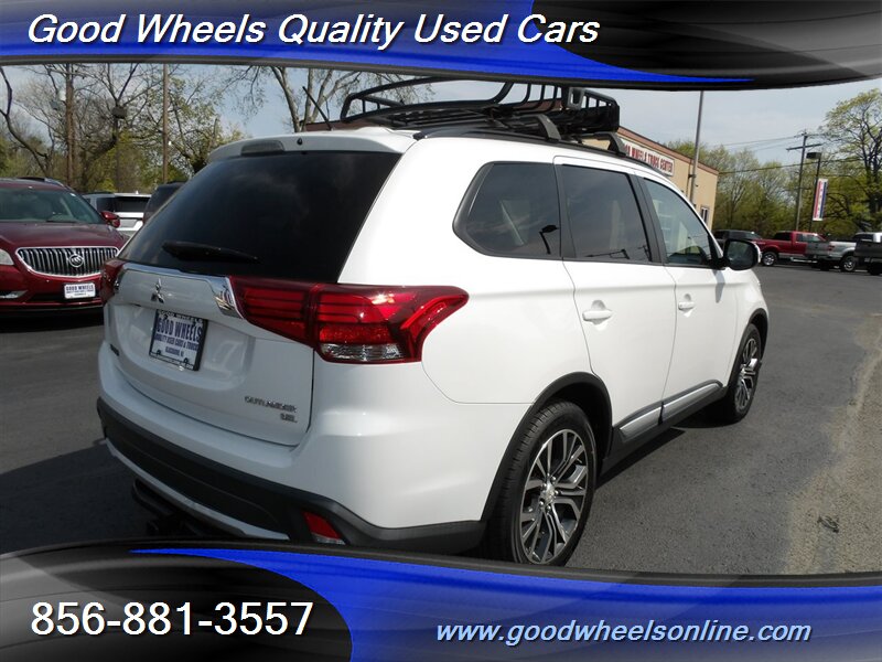 Vehicle image 5 of 33