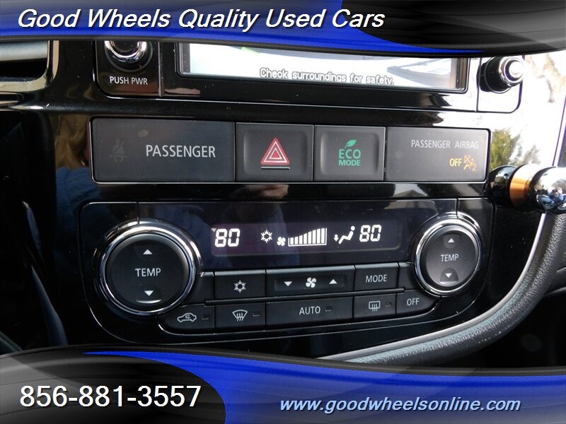 Vehicle image 27 of 33
