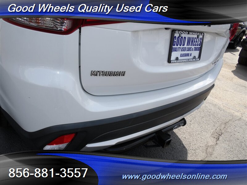 Vehicle image 12 of 33