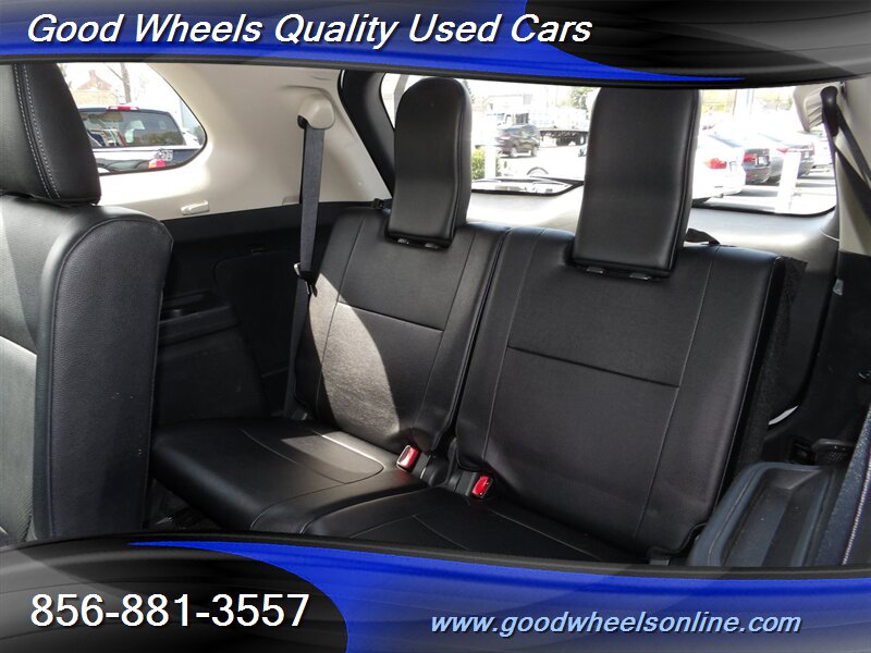 Vehicle image 20 of 33
