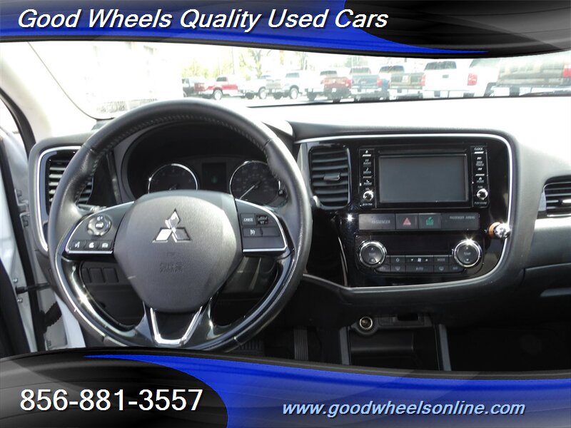 Vehicle image 16 of 33