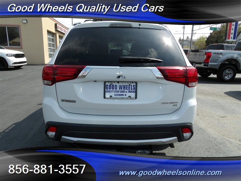 Vehicle image 6 of 33