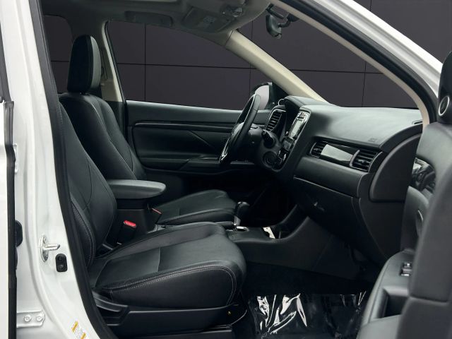 Vehicle image 13 of 29