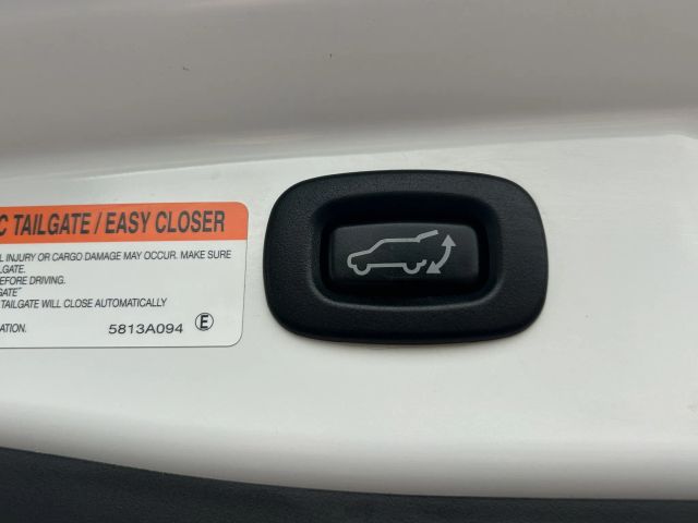Vehicle image 27 of 29