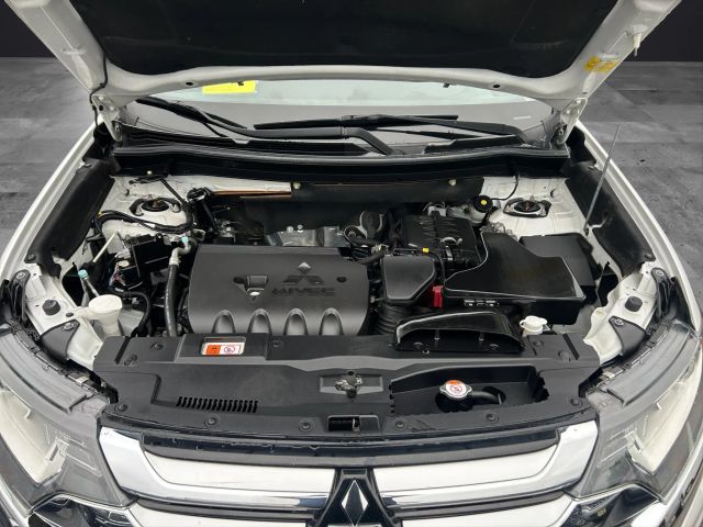 Vehicle image 10 of 29