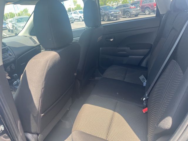 2016 Mitsubishi Outlander Sport ES 2.0 Image 11 of 26