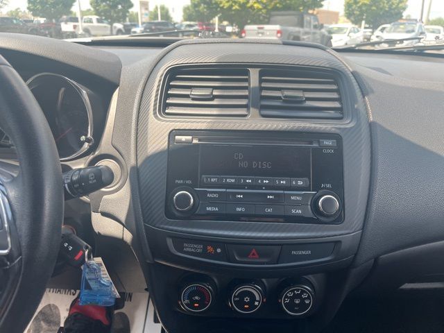 2016 Mitsubishi Outlander Sport ES 2.0 Image 17 of 26