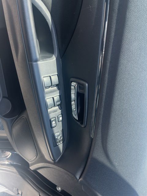 2016 Mitsubishi Outlander Sport ES 2.0 Image 23 of 26