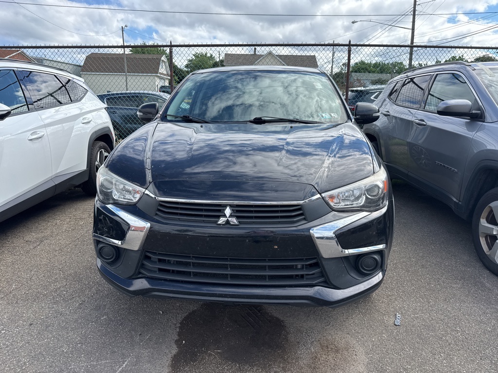2016 Mitsubishi Outlander Sport ES 2.0 Image 2 of 3