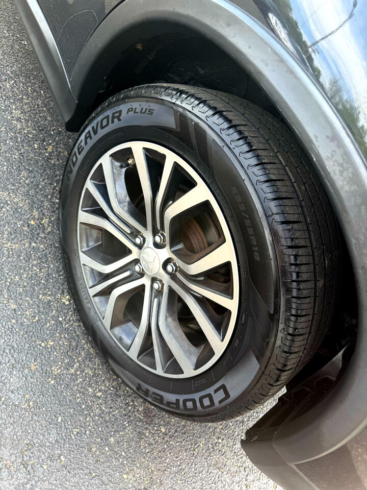 Vehicle image 40 of 55