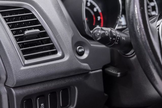 Vehicle image 31 of 60