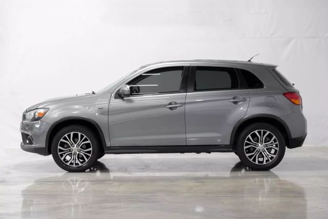 Vehicle image 16 of 60
