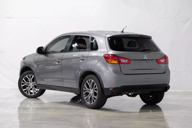 Vehicle image 15 of 60