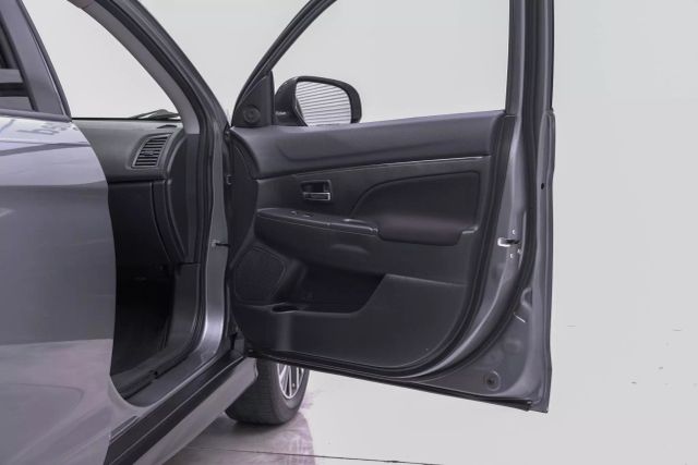 Vehicle image 45 of 60