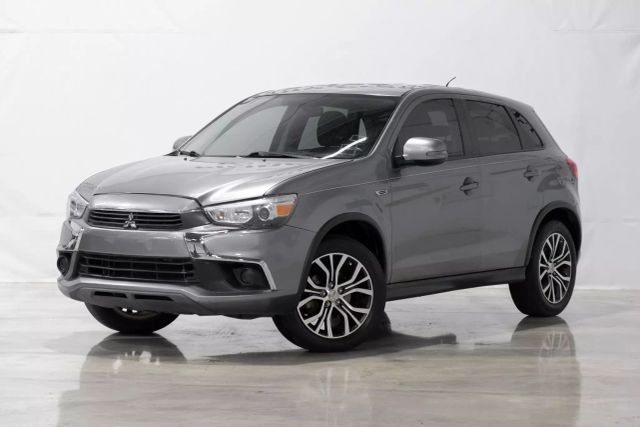 Vehicle image 2 of 60