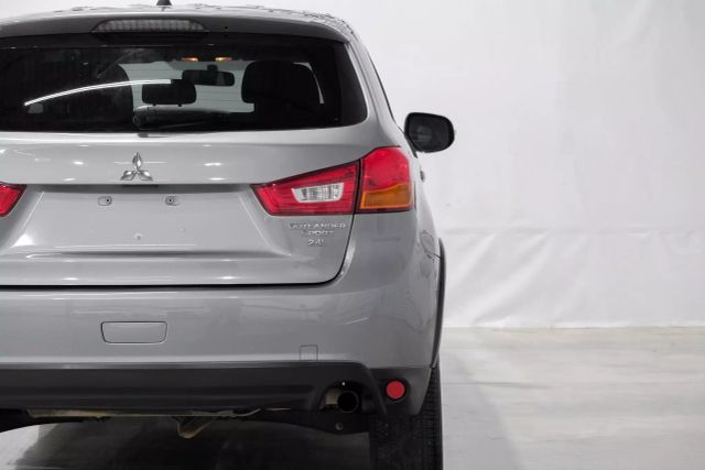 Vehicle image 13 of 60