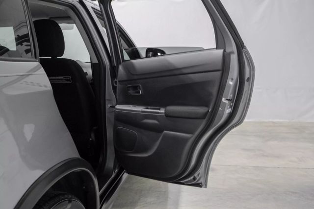 Vehicle image 47 of 60