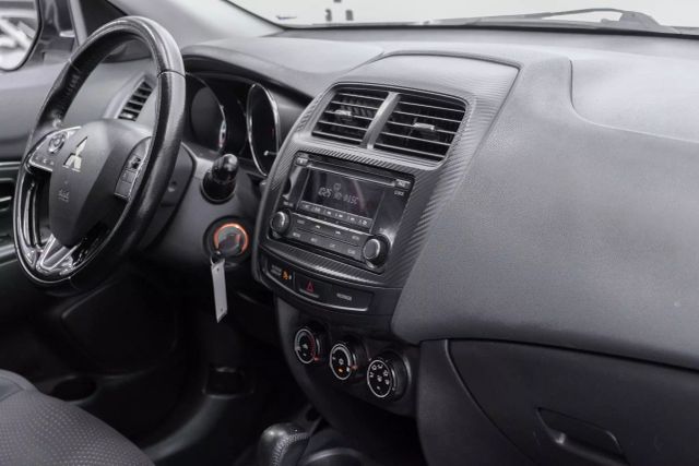 Vehicle image 27 of 60
