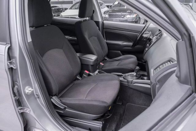 Vehicle image 38 of 60