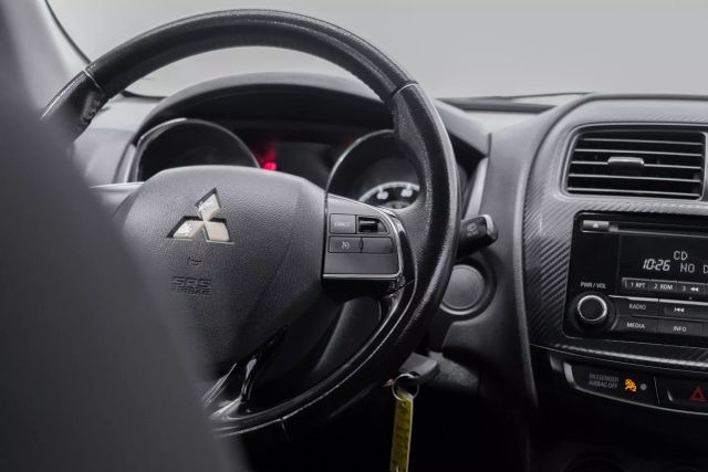 Vehicle image 28 of 60