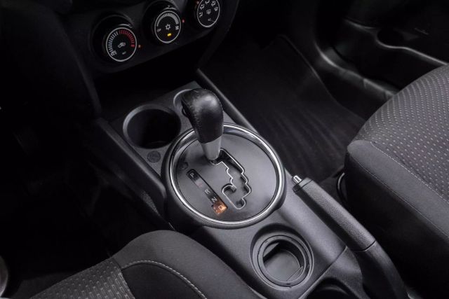 Vehicle image 33 of 60
