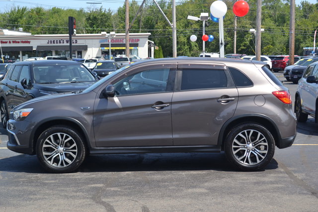 2016 Mitsubishi Outlander Sport SE 2.4 Image 3 of 20