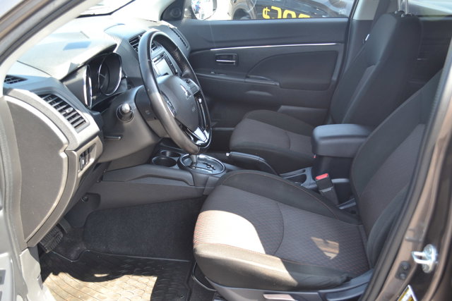 2016 Mitsubishi Outlander Sport SE 2.4 Image 6 of 20