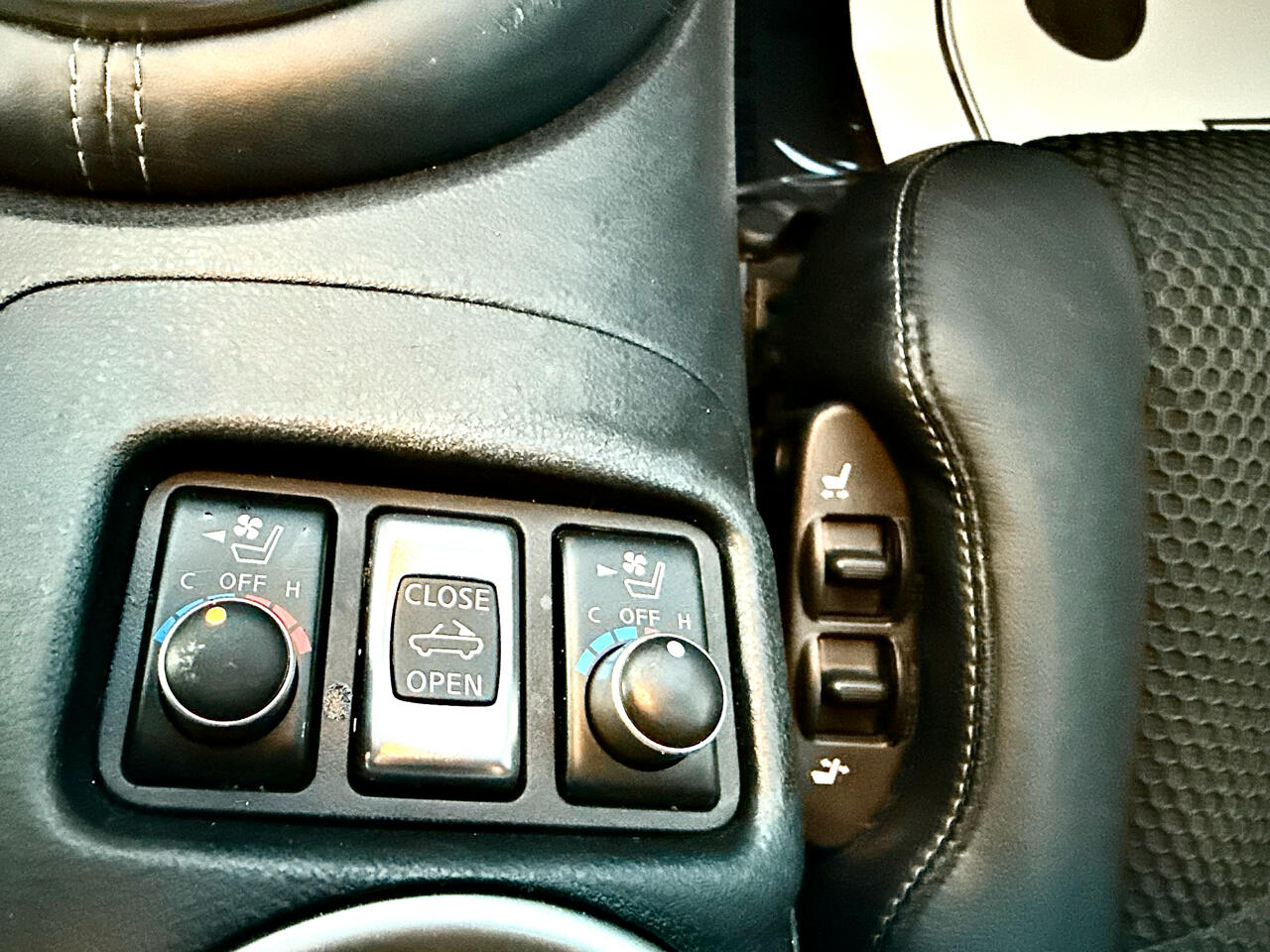 Vehicle image 24 of 30