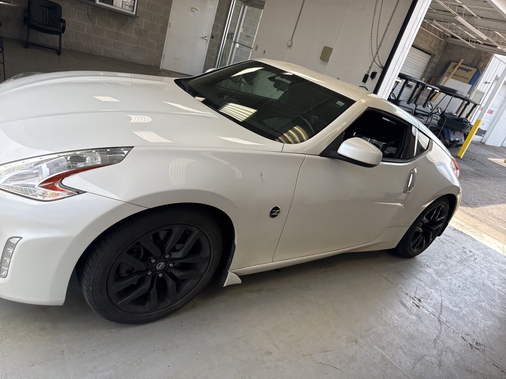 Vehicle image 4 of 10