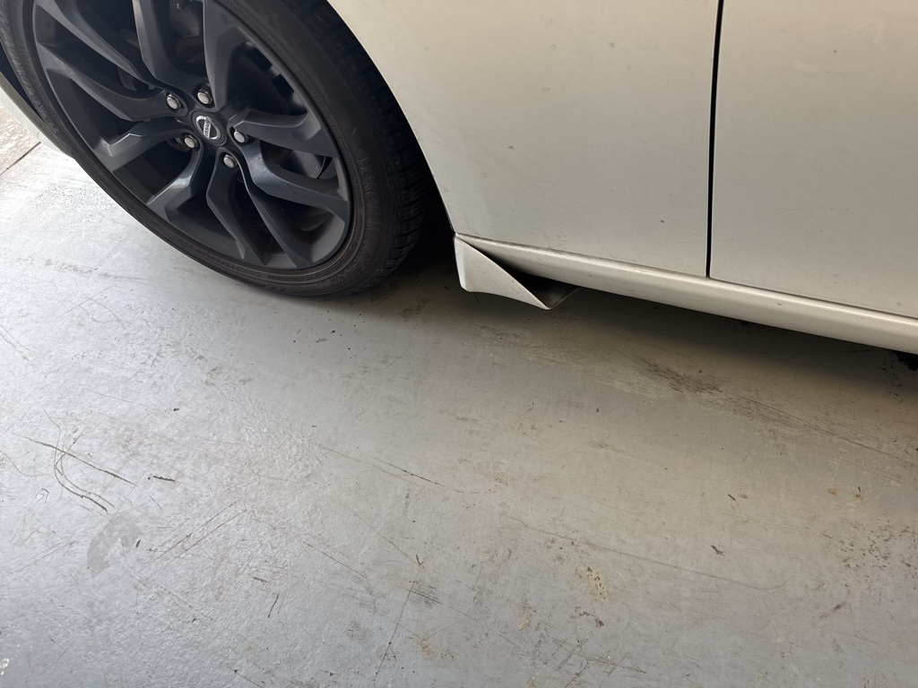 Vehicle image 9 of 10