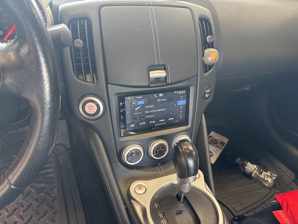 Vehicle image 6 of 10