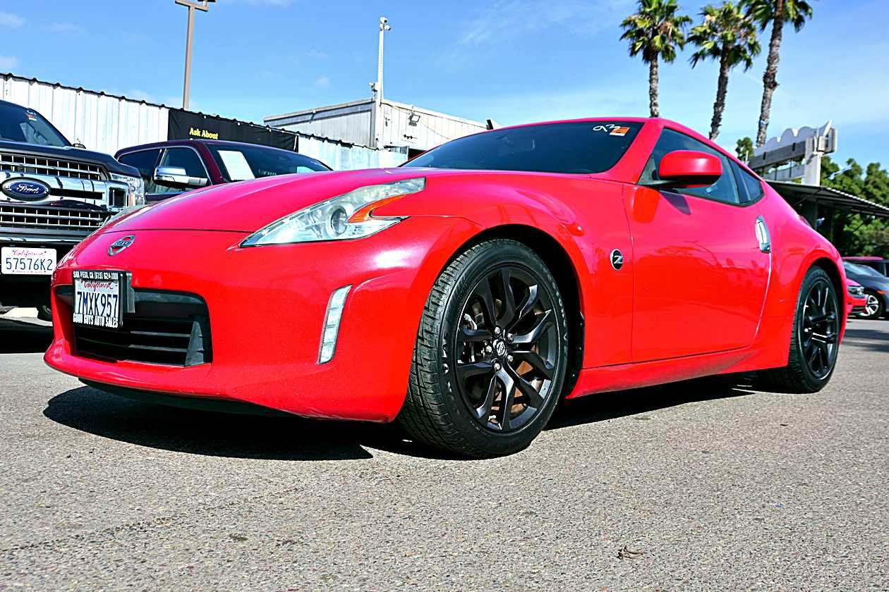2016 Nissan 370Z Image 1 of 24