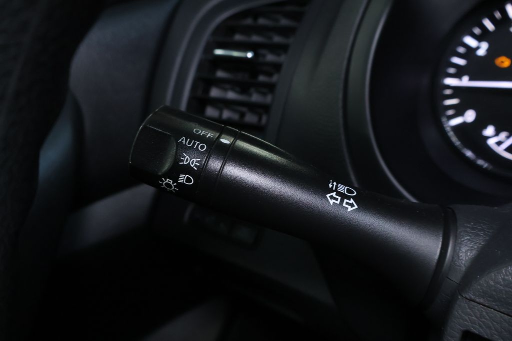 Vehicle image 22 of 30