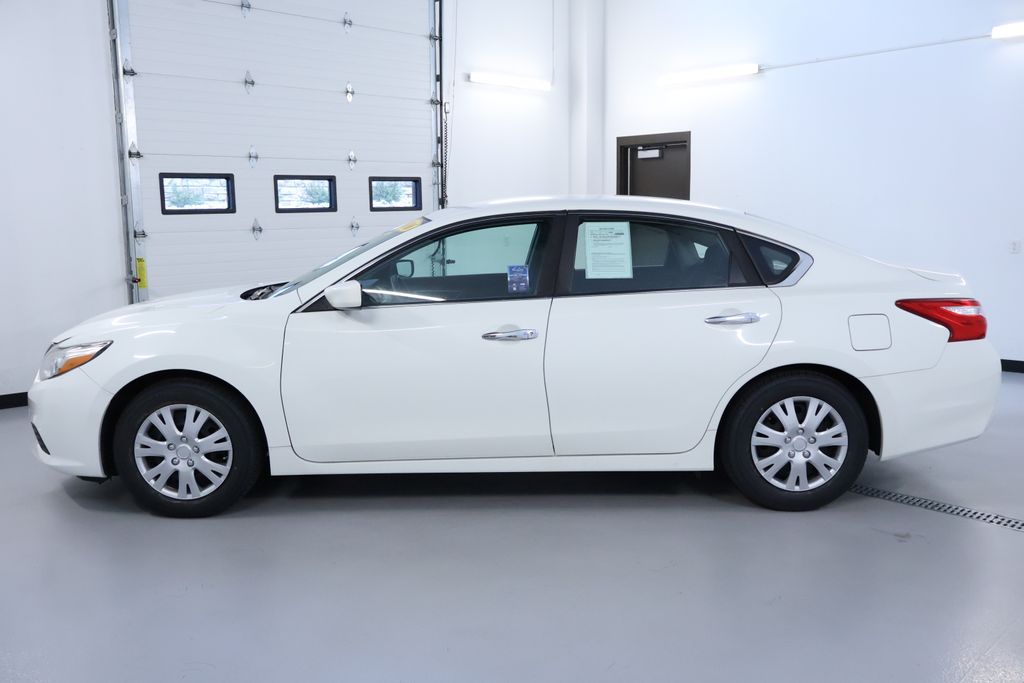 Vehicle image 7 of 30