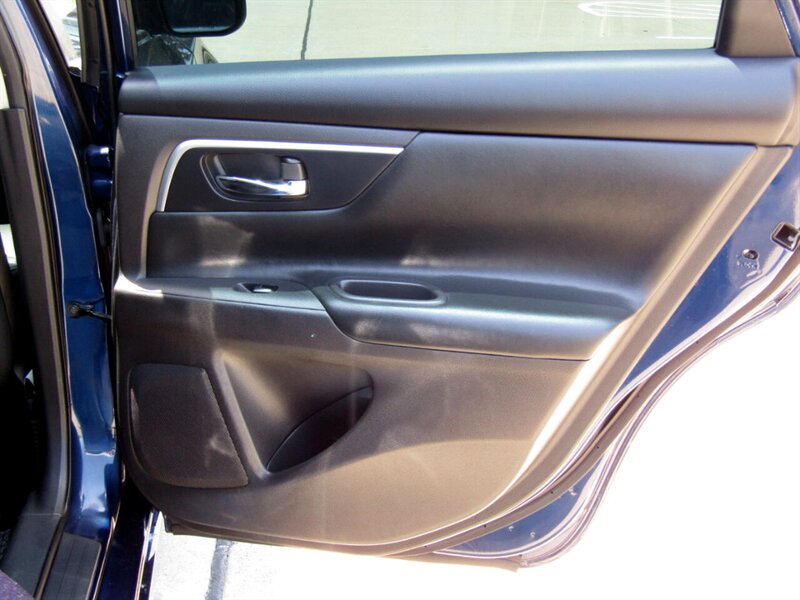 Vehicle image 14 of 35