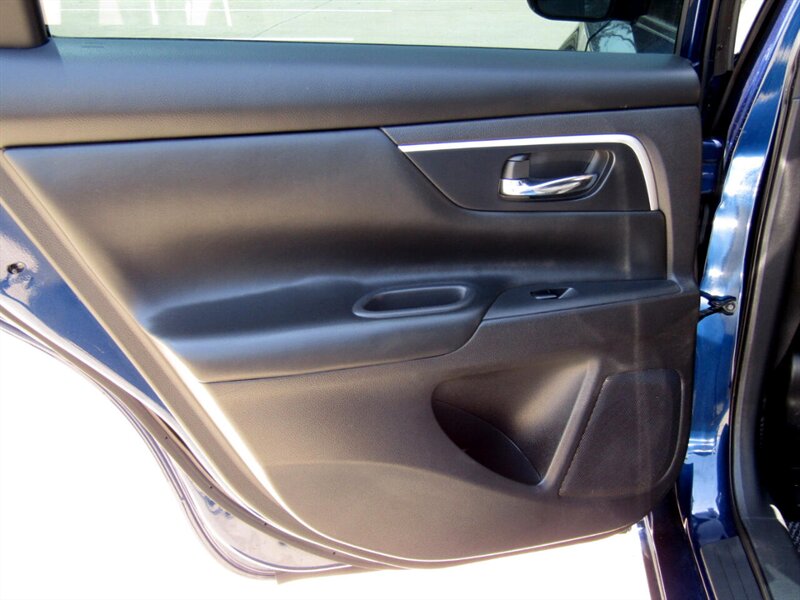 Vehicle image 15 of 35