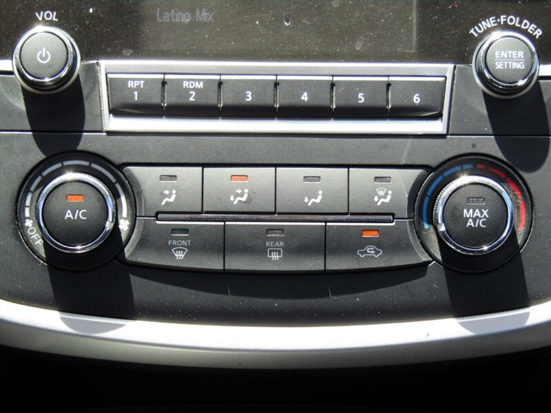 Vehicle image 29 of 35