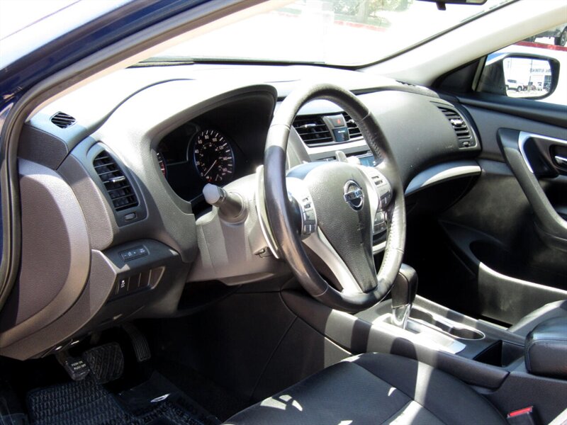 Vehicle image 18 of 35