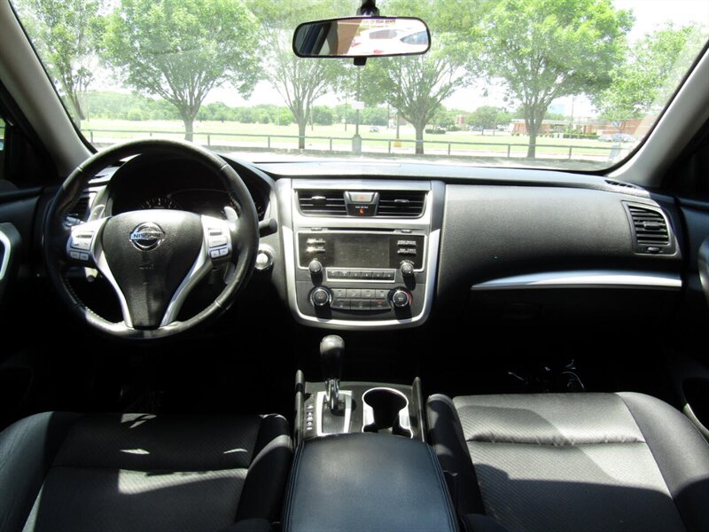Vehicle image 9 of 35