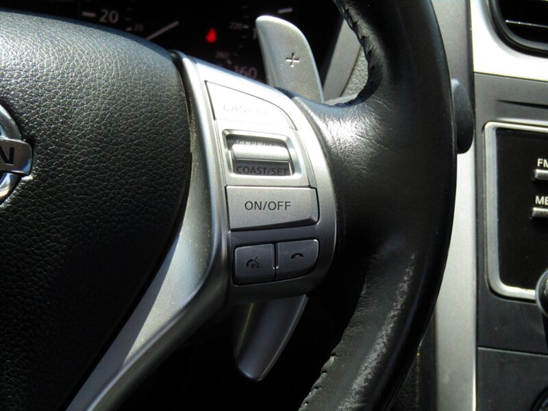 Vehicle image 27 of 35