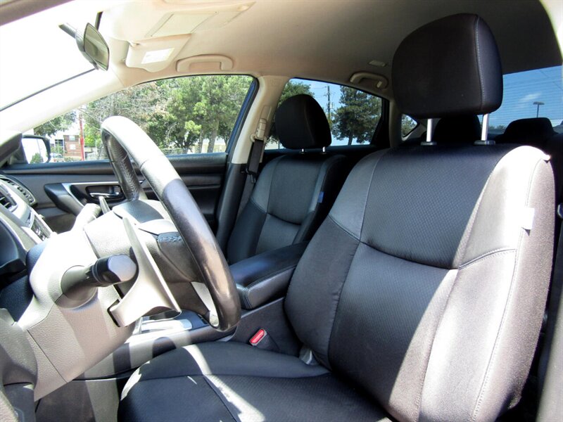 Vehicle image 19 of 35