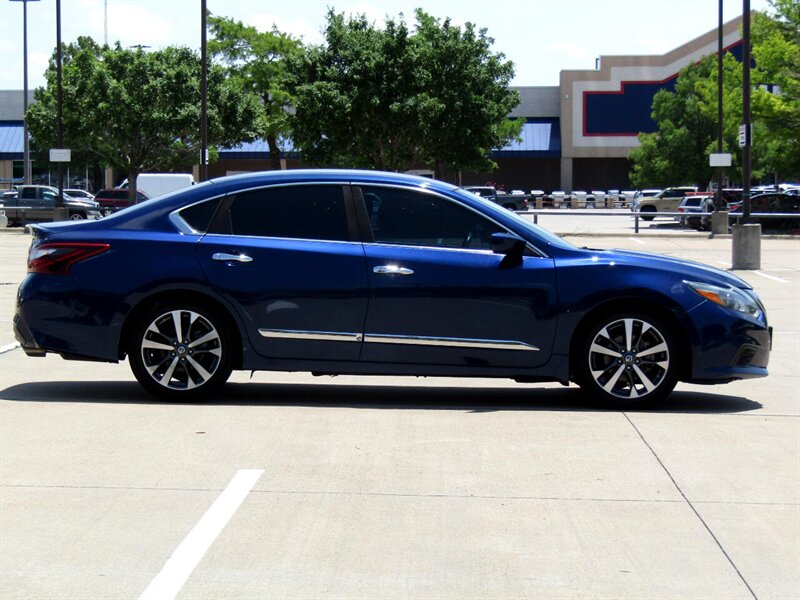 Vehicle image 4 of 35