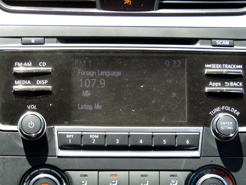 Vehicle image 28 of 35