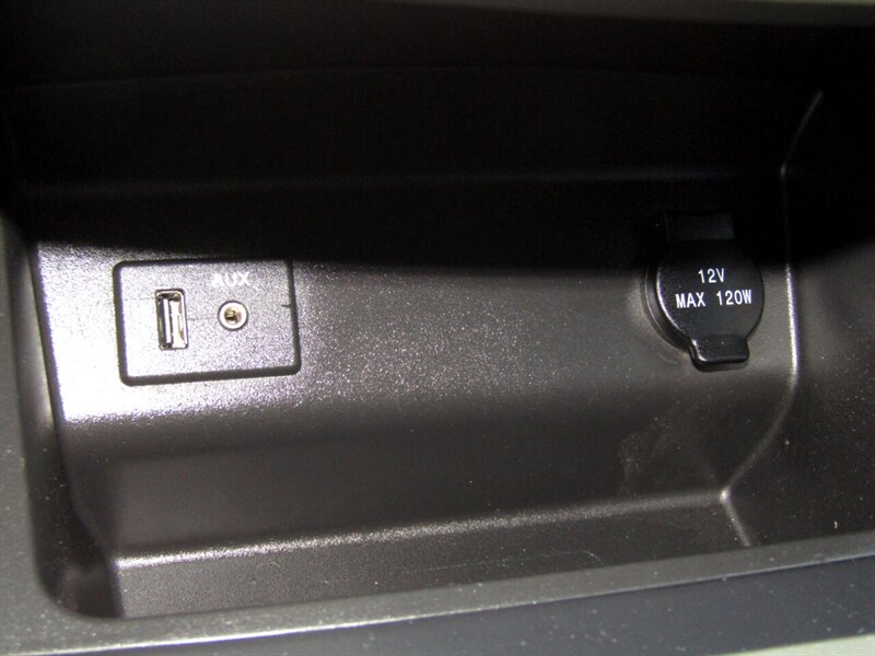Vehicle image 33 of 35