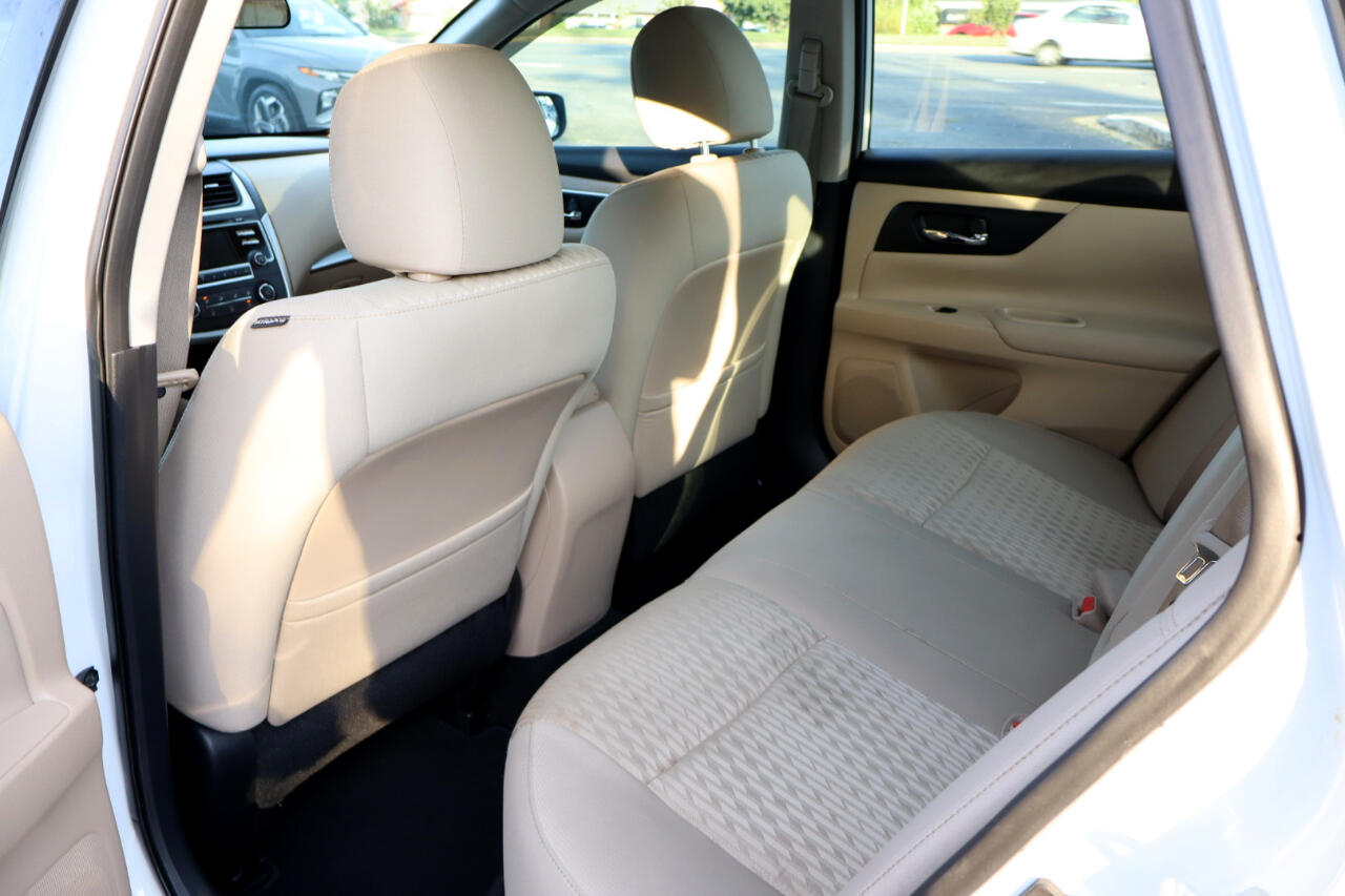 2016 Nissan Altima 2.5 S Image 14 of 25