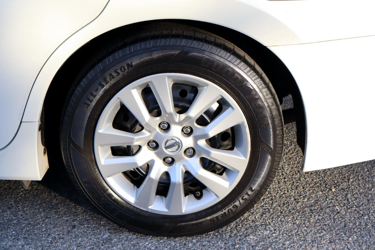 2016 Nissan Altima 2.5 S Image 10 of 25
