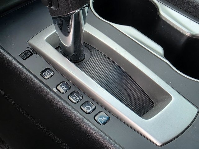 Vehicle image 27 of 40